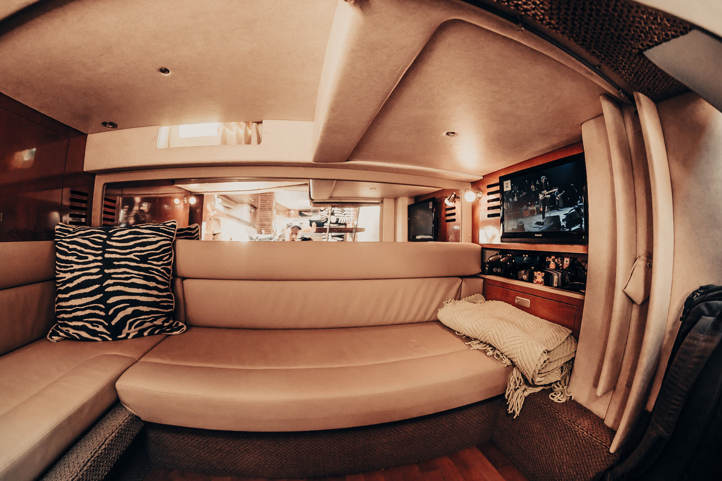 Luxury 40ft Yacht - Sea Ray Sundancer