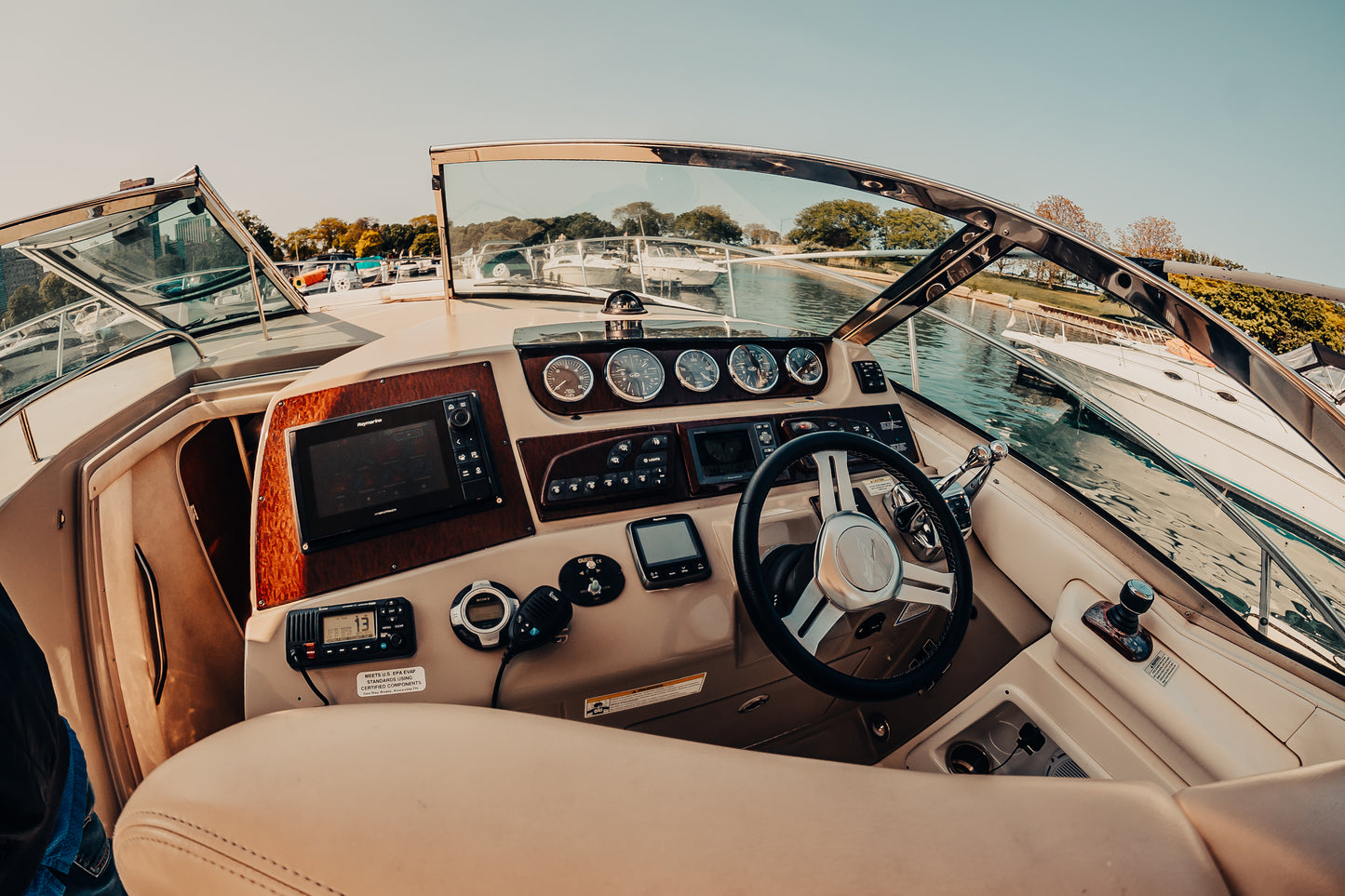 Luxury 40ft Yacht - Sea Ray Sundancer