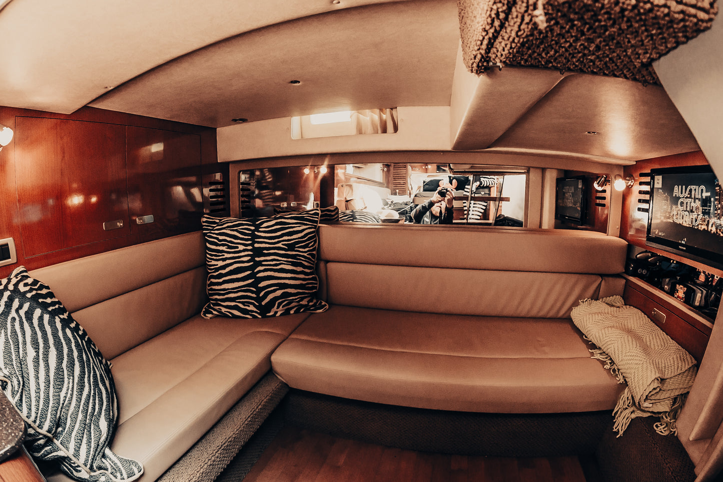 Luxury 40ft Yacht - Sea Ray Sundancer