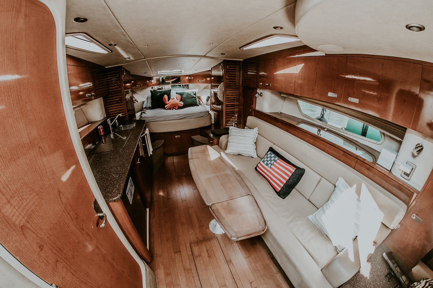 Luxury 40ft Yacht - Sea Ray Sundancer