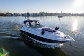 Luxury 40ft Yacht - Cabrio Larson